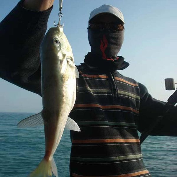 

20pcs steel treble fishing 3 hooks black small round bent triple hard lure spoon fishhook xd88