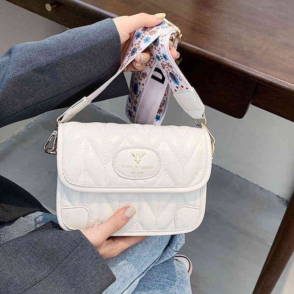 

2022 latest handbag factory store embroidered line simple leisure small square early autumn korean single shoulder solid color