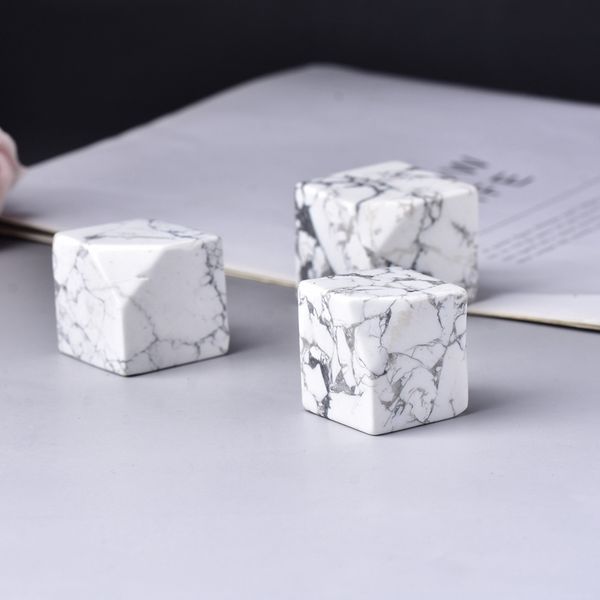 Cubi di Rubik di cristallo naturale bianco turchese quarzo Rubik Pietra di howlite Reiki Cubi di artigianato popolare possono per la decorazione domestica di guarigione