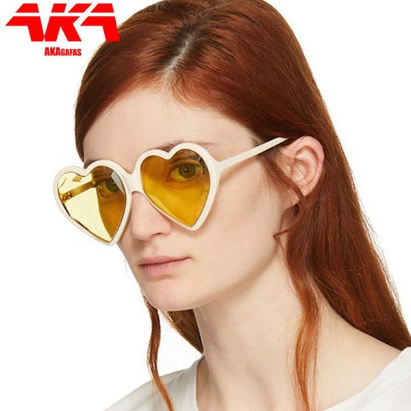 

sunglasses akagafas heart women 2021 luxurious oversized luxury retro sun glasses for gafas de sol mujer, White;black