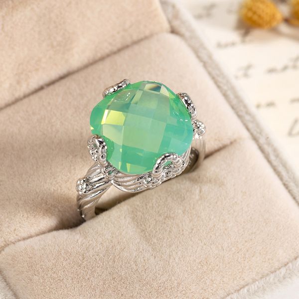 

jewelry zircon green protein ring creative jewelry hand, Slivery;golden