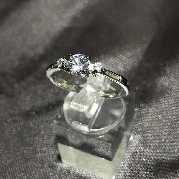 

wedding rings stainless steel silver color classic simple design 6 prong sparkling solitaire 0.8ct zirconia ring, Slivery;golden