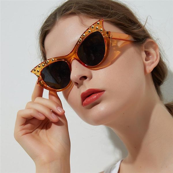 

sunglasses 2021 cat's eye rivet women's big frame in europe and america, White;black