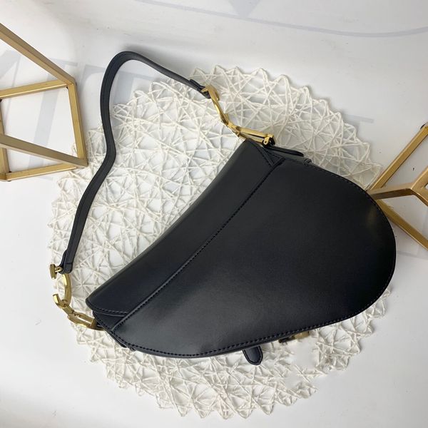 

Handbag Saddle bag Top quality Genuine Leather With shoulder strap Purse Metal pendant Shoulder bags women Crossbody bag Cowhide handbags, Black;red