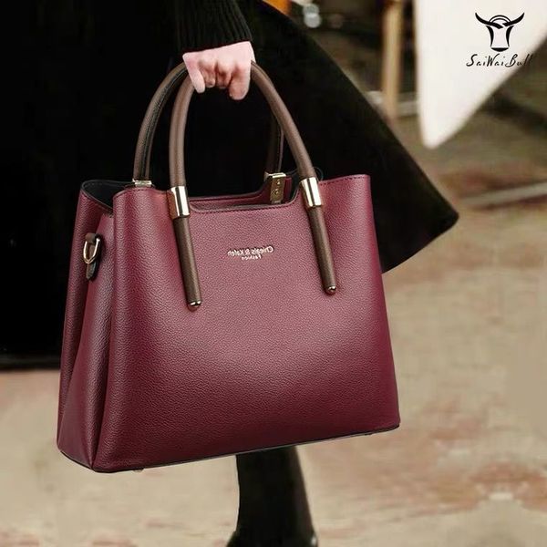 

designers duffel bags 45cm 55cm luxury large capacity travel sale women men genuine leather shoulder fashion bag carry rivets with lock head