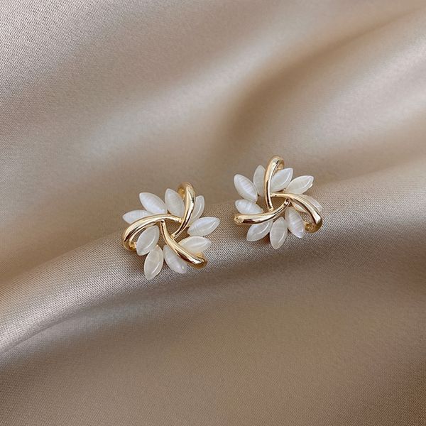 

korean trendy elegant and exquisite opal petal circle ear studs charm lady earrings classic jewelry unusual gifts for women girls new 2021, Golden
