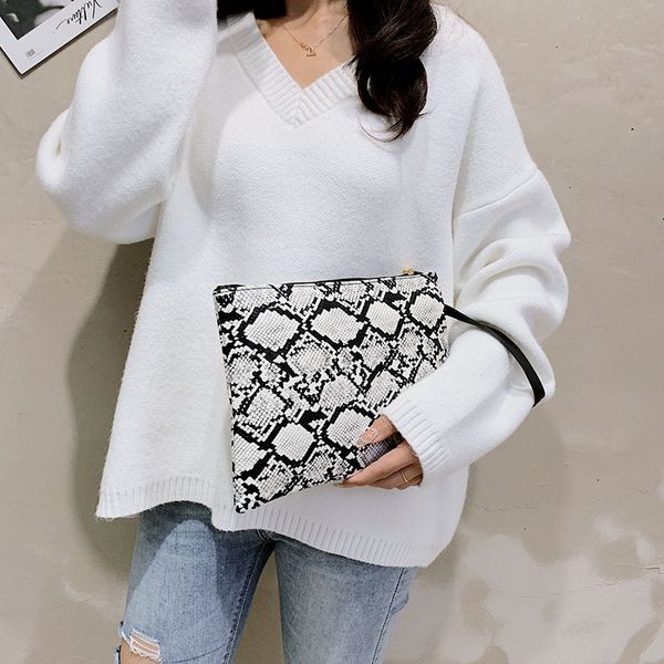

snake pattern hand women's fashion envelope bag in winter
