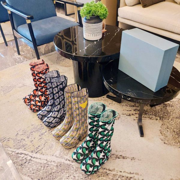 

2021 fashion luxury designer leather star women boots autumn winter and ankle exquisite woman boot 6.5cm thick sole 35-41, Black