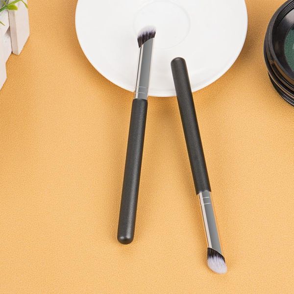 

makeup brushes single brush concealer nasal shadow eyebrow eye skin-friendly tools