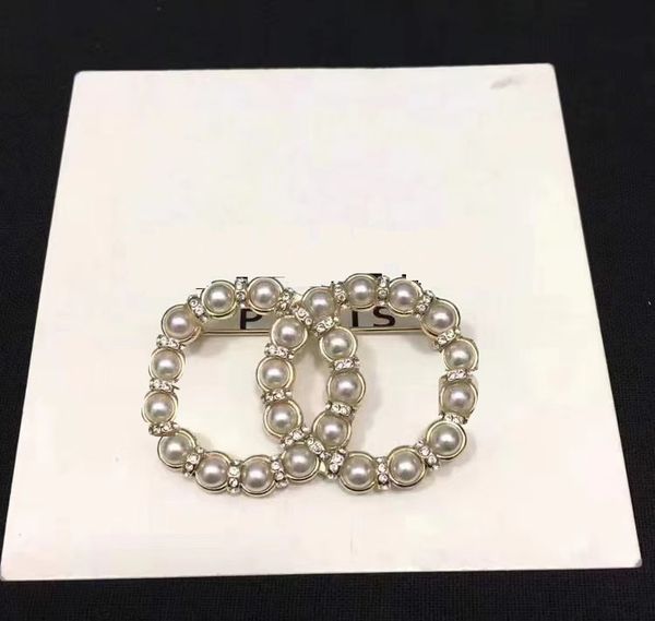 

high-end luxury designer diamond brooch retro ladies brand top, Gray