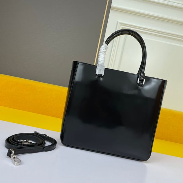 

2022 new nylon lady cosmetic bag large capacity fashion handbag shoulder bag drawstring pocket 1ba330