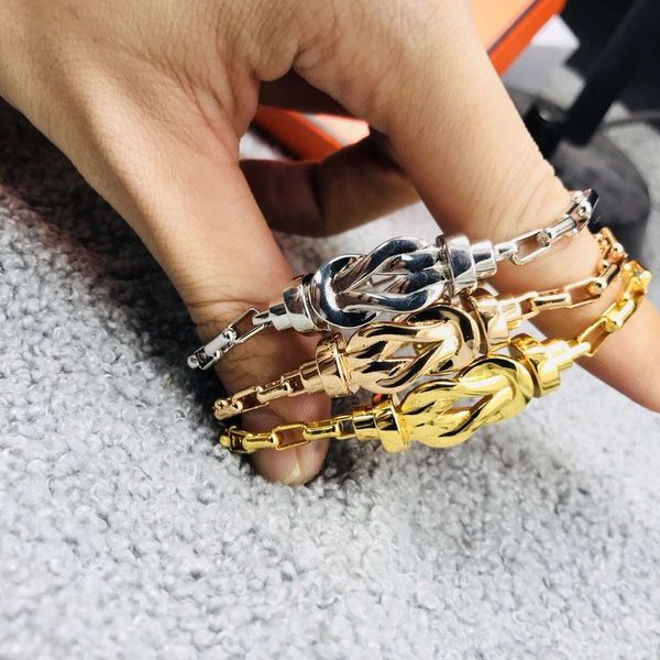 

link titanium steel plated 18kv gold u-shaped horseshoe clasp bracelet magnetic rope full diamond lovers, Black