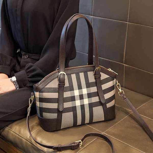 

handbag atmosphere 2021 versatile capacity winter bag large hand carry cross fashion satchel women's tote one shoulder, Black;red