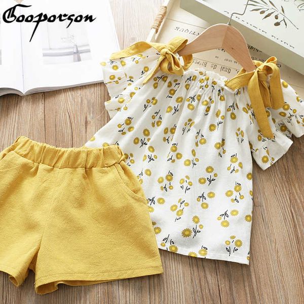 

girl summer clothes set flower printed short sleeve shirt and shorts 2 pcs children outfits kids lovely shoulder off sets 210715, White