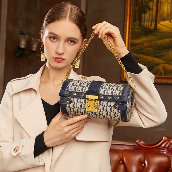 

autumn and 2021 winter new small cylinder bag crowd single shoulder messenger chain pull can armpit hundred hand