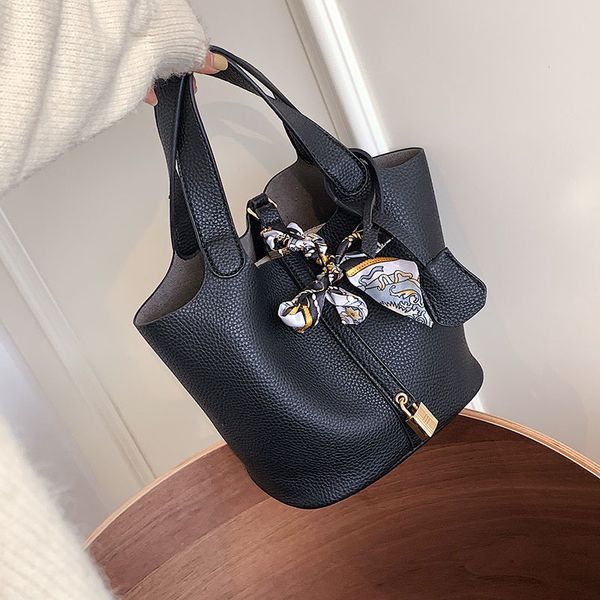 

70% factory store beibei shangpin autumn 2021 fashion style solid color street pail portable vegetable basket bag