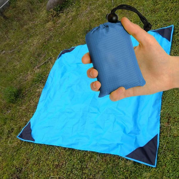 

outdoor pads portable ultra-thin folding pocket blanket camping waterproof fishing sandbeach mat picnic self-driving trave