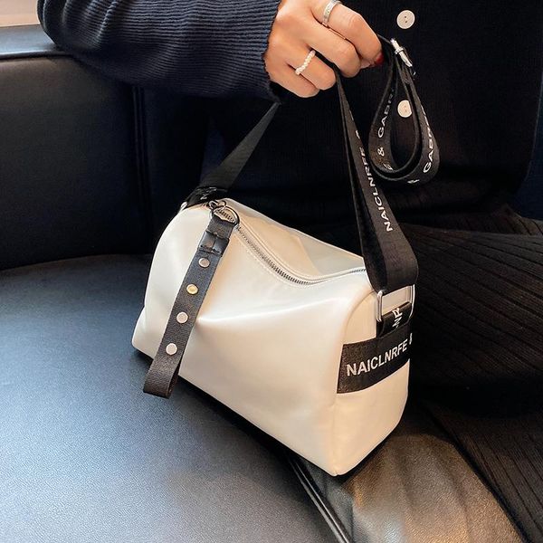 

shoulder bags niche design -selling bag 2021 female autumn all-match crossbody senior retro width: 23cm
