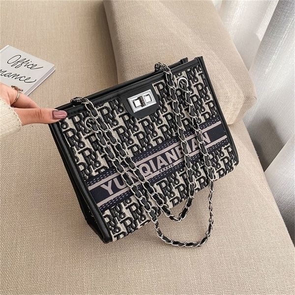 

designer sale versatile ins chain single shoulder messenger small bag female 2022 new fashion student network red, foreign style and large c