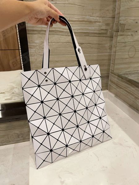 

female designer net celebrity shoulder bag adopts advanced laser technology low price is the first choice for fashion