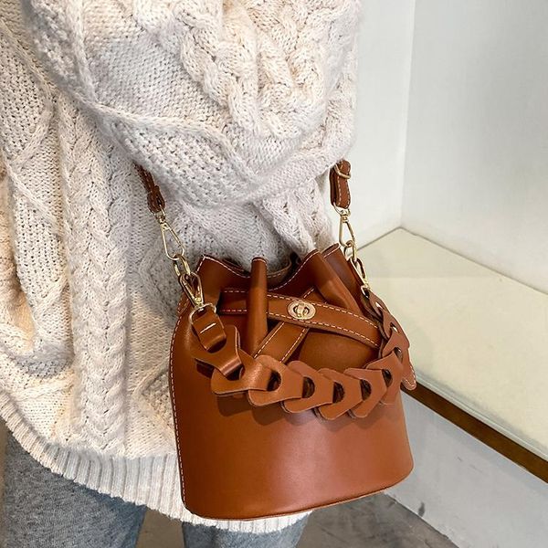 

selling designer 2021 casual bucket bag solid pu cross body women waist bags