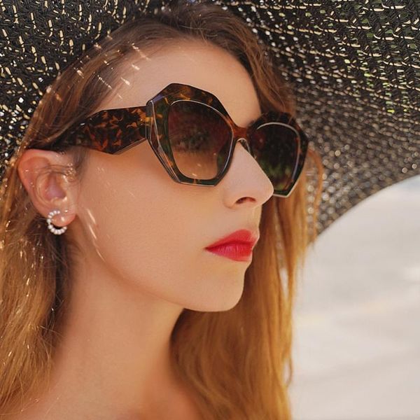 

sunglasses fashion european and american star same paragraph polygon candy color cat eye irregular couple, White;black