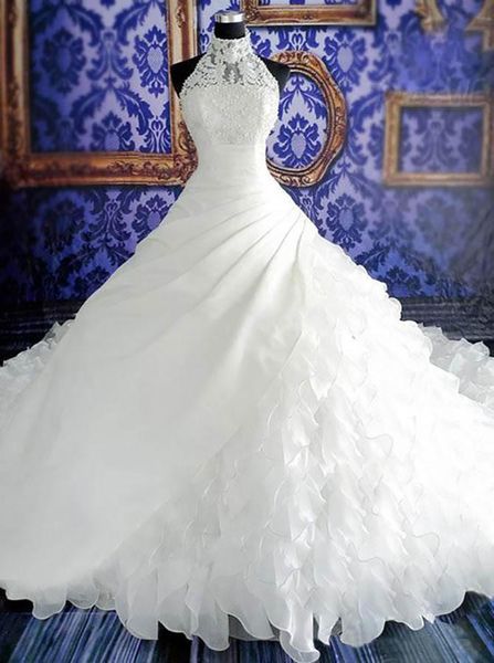 Vestido de noiva de vestido de esferas de pescoço alto Halter com apliques pérolas watteau de trem em camadas de bagunça de trafles de renda de renda de renda