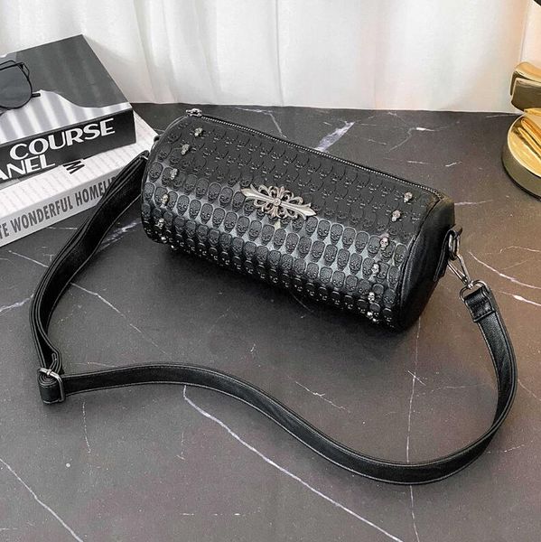

factory wholesale men handbag personalized trend woven bucket bag outdoor fashion rivet messenger bags retro crazy horse leather shoulder ha