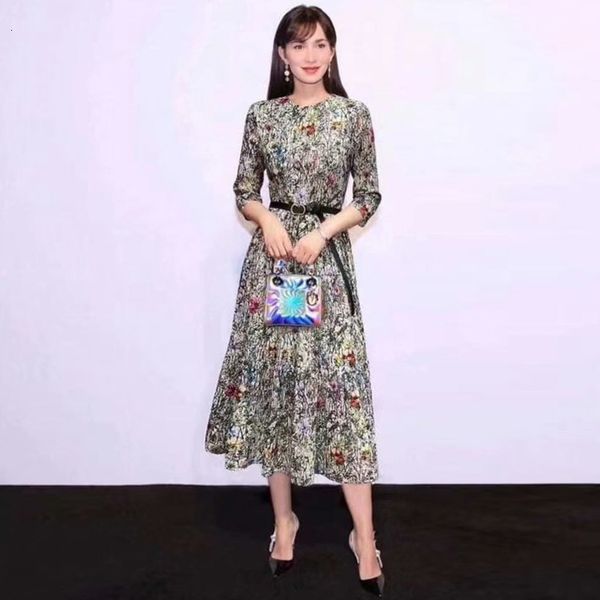 

runway designer 2021 spring fashion feminine flower impression vintage party dress, Black;gray