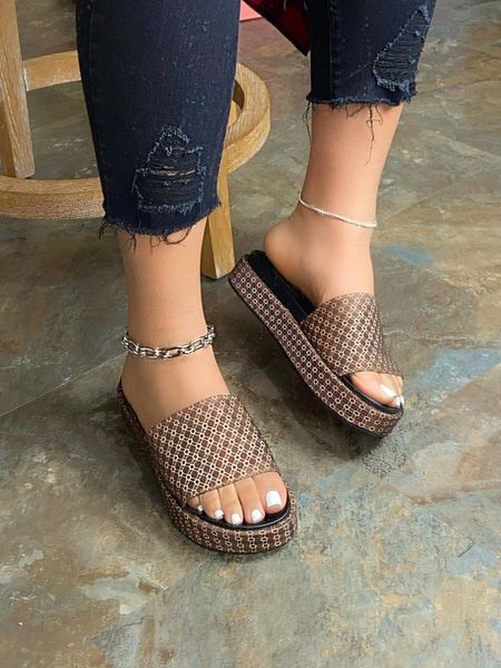 

factory direct sales for autumn and winter ladies thick-soled pattern tide brand slippers, sponge cake soles, comfortable al slippers, Black
