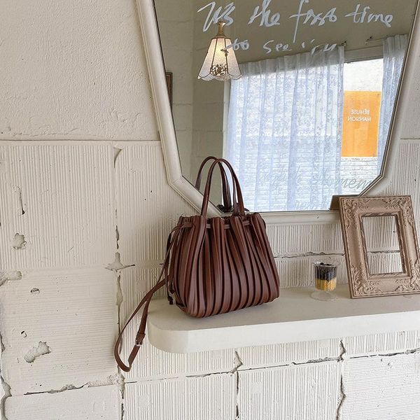 

cross body retro european and american bags handbags style 2021 fashion one-shoulder diagonal bag pu fold ins handbag tide