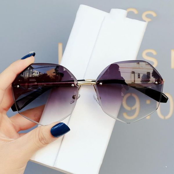 

sunglasses 2021 fashion gradient women metal temples sun glasses female oversized rivet shades, White;black