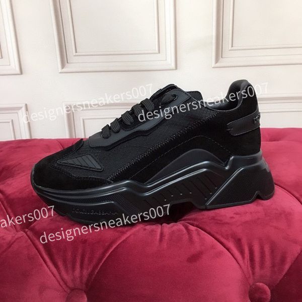 

2022 paris 17fw triple s designer shoes boots men women clear sole athletic black retro trainers fashion platform sneakers 35-45