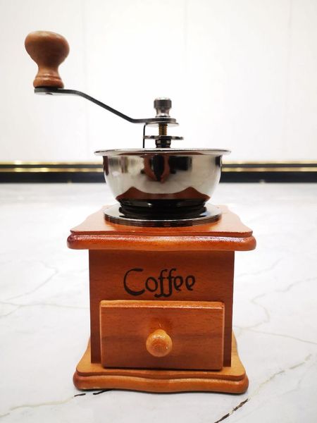 

manual coffee grinders hand-shaking bean machine grinder re-classical elegant wood