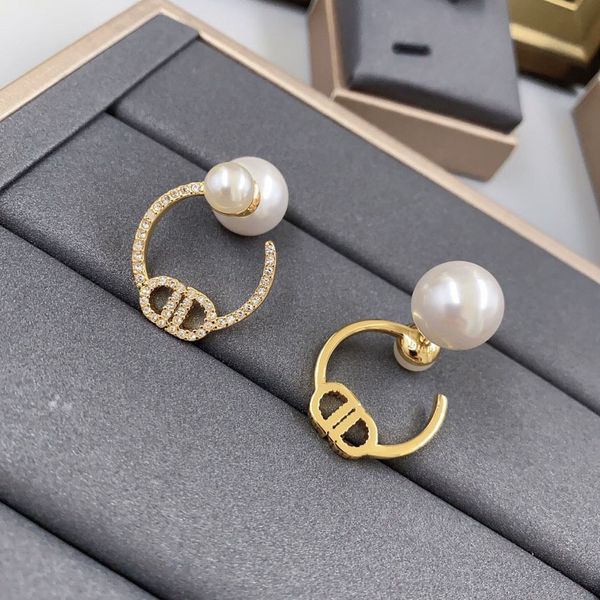 

70% off outlet online family 2021 new letter pearl earrings for women, Golden