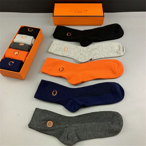 

modern couple long socks cotton sports stockings 5 pairs/box skateboard athletic stocking with gift box, Black;white