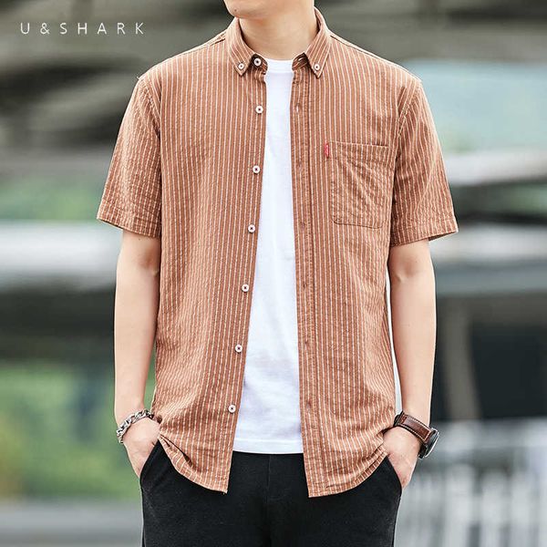Ushark мода лето с коротким рукавом полосатая рубашка молодые мужчины кнопка рубашки корейская одежда 100% хлопок оранжевая повседневная рубашка мужчина 210603