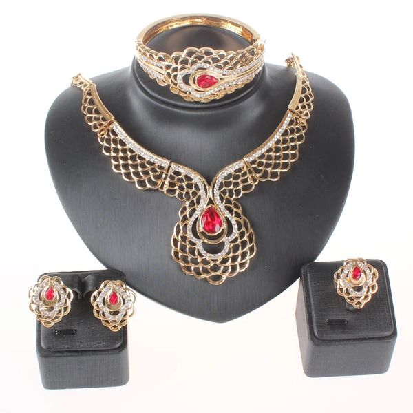 Set di gioielli in oro di Dubai per le donne Regali di nozze da sposa africani Set di gioielli con anello rosso e verde per collana