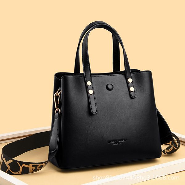 

2021 Middle Aged Fashion Atmosphere Handbag Women's One Shoulder Slanting Mother's Bag