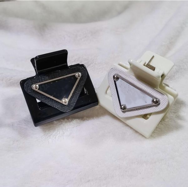 

2021 european and american acrylic letter clamps triangle black white hair accessories female fast delivery, Slivery;golden