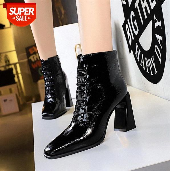 

566nw european and american style retro nightclub cross strap decoration thick-heeled high-heeled square toe wrinkled patent leat #633l