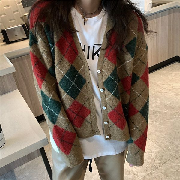 

2021 contrast color diamond plaid knitted coat for women spring and autumn new loose retro v-neck sweater cardigan womens clothes, White;black