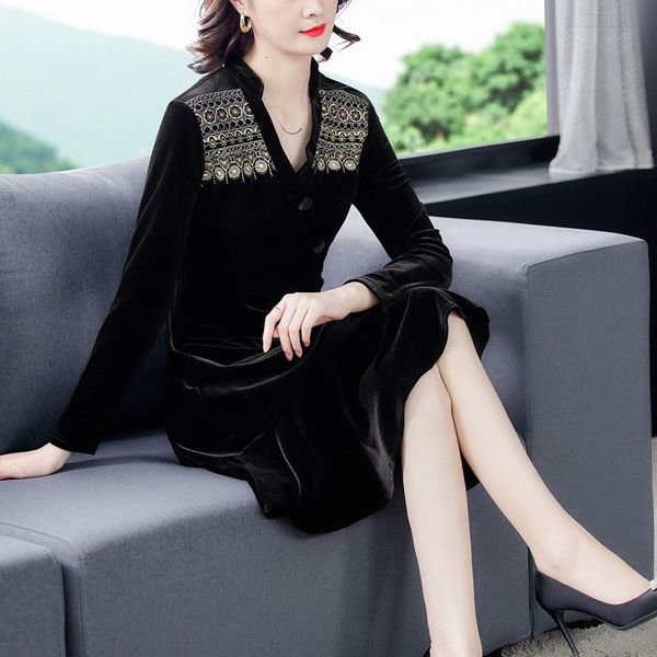 

casual dresses coigarsam women dress autumn 2022 office lady korea style long sleeve solid embroidery v-neck black robe, Black;gray