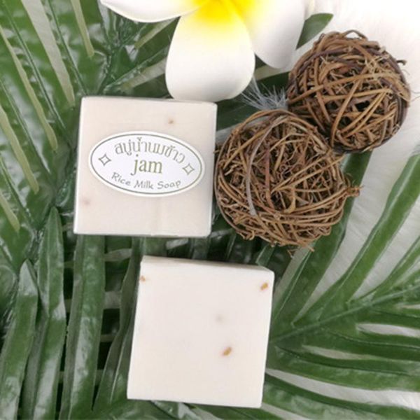 

handmade with vitamin for and deep cleansing of the skin bath accessory set