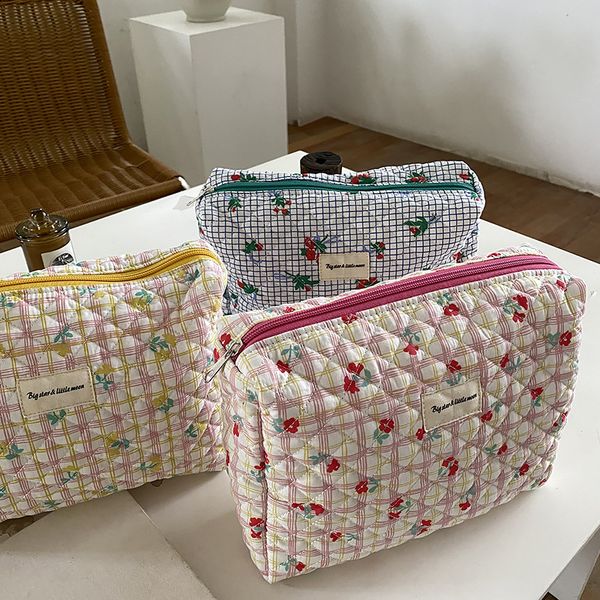 

large quilted lattice cosmetic bag multi-function travel storage bag korean style floral zipper toiletry makeup organizer liner