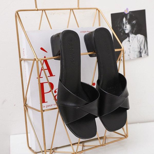 

slippers 2021 summer mitts thick with wild temperament simple and stylish comfortable sandals women word, Black