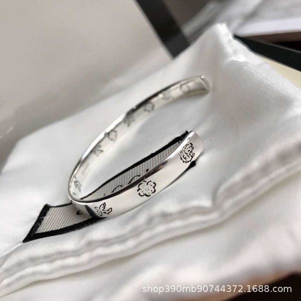 

2021 new jewelry love fearless pattern couple bracelet opening for old men and women, Black