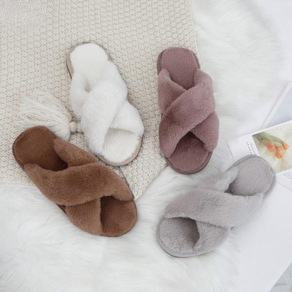 

2021 new soft plush fashionable and comfortable winter slippers, comfortable and warm home lazy casual shoes, comfortable slip-on home flat, Black