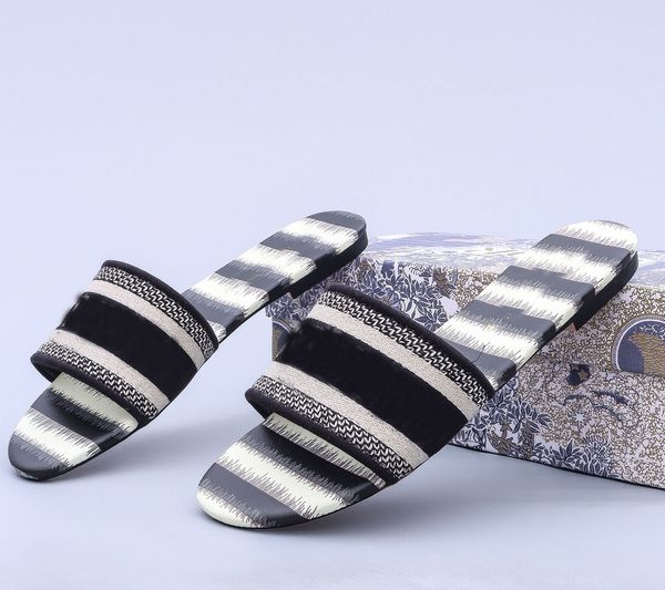 

2022 woman slippers paris stripes fashion double layer sandals flat beach shoes outdoor travel tory slip bag sandal slipper summer c4, Black