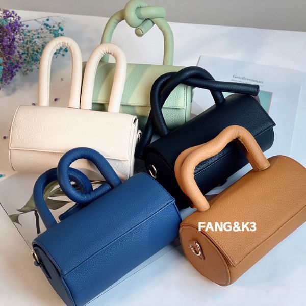 

luxurys designers lou camera bags black cow skin women handbags classical lady shoulder bag crossbody purse